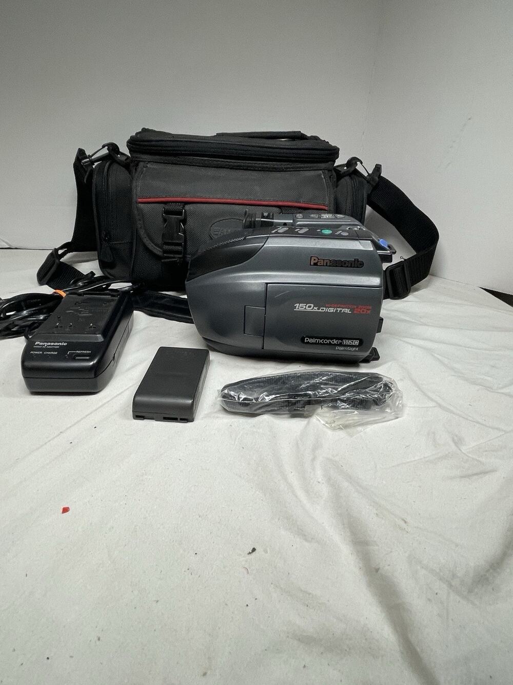 Panasonic PV-L501D VHS-C Camcorder 20x/150x Zoom with Battery & Charger Tested